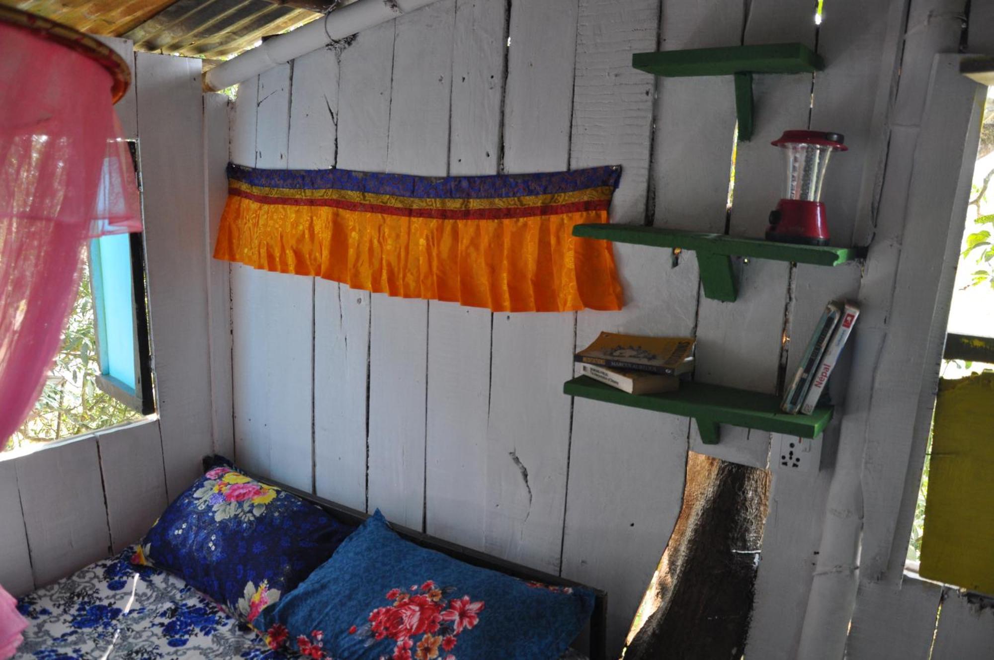 Pemsee'S Tree Town - Eco-Friendly,Tree House Hostel Sauraha Esterno foto