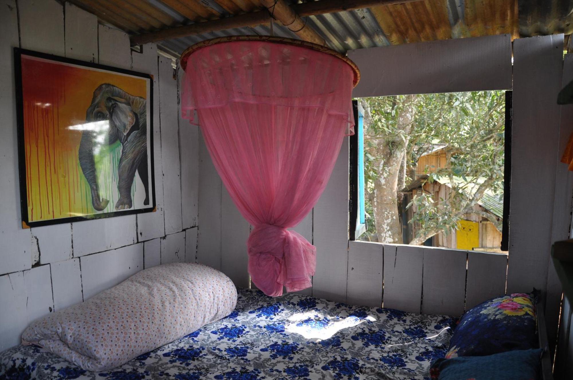 Pemsee'S Tree Town - Eco-Friendly,Tree House Hostel Sauraha Esterno foto