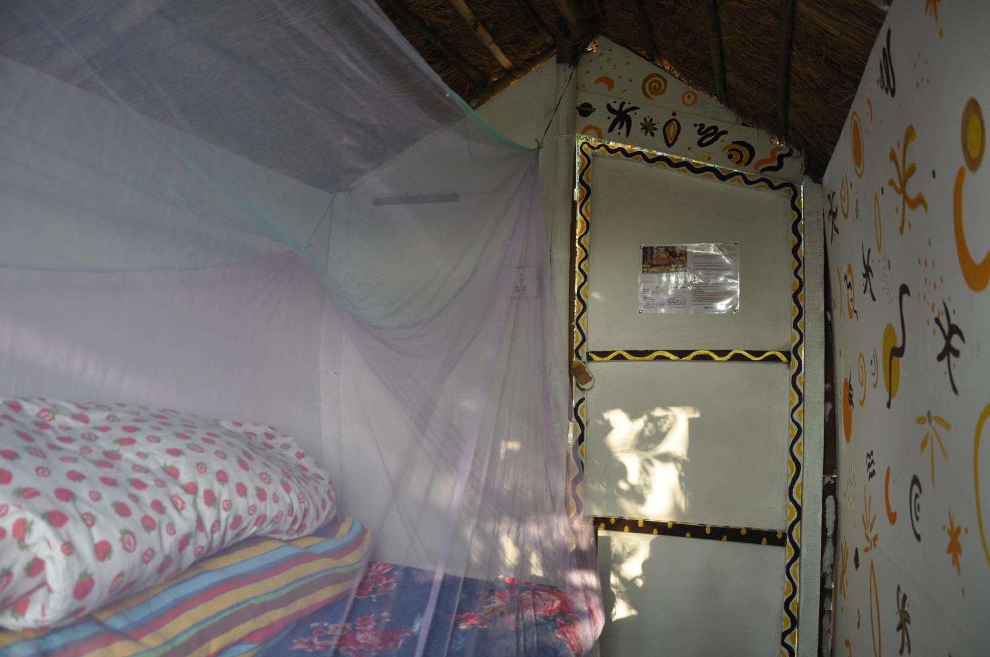Pemsee'S Tree Town - Eco-Friendly,Tree House Hostel Sauraha Esterno foto