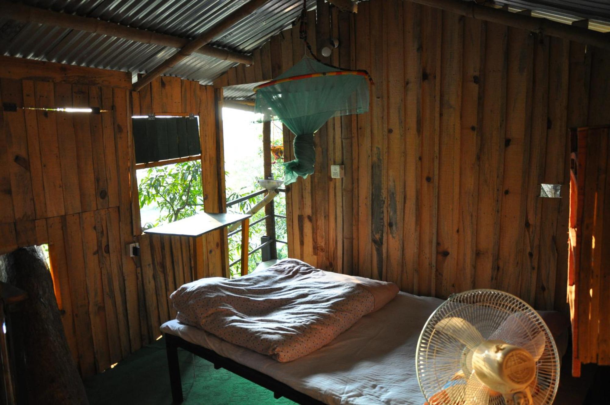 Pemsee'S Tree Town - Eco-Friendly,Tree House Hostel Sauraha Esterno foto