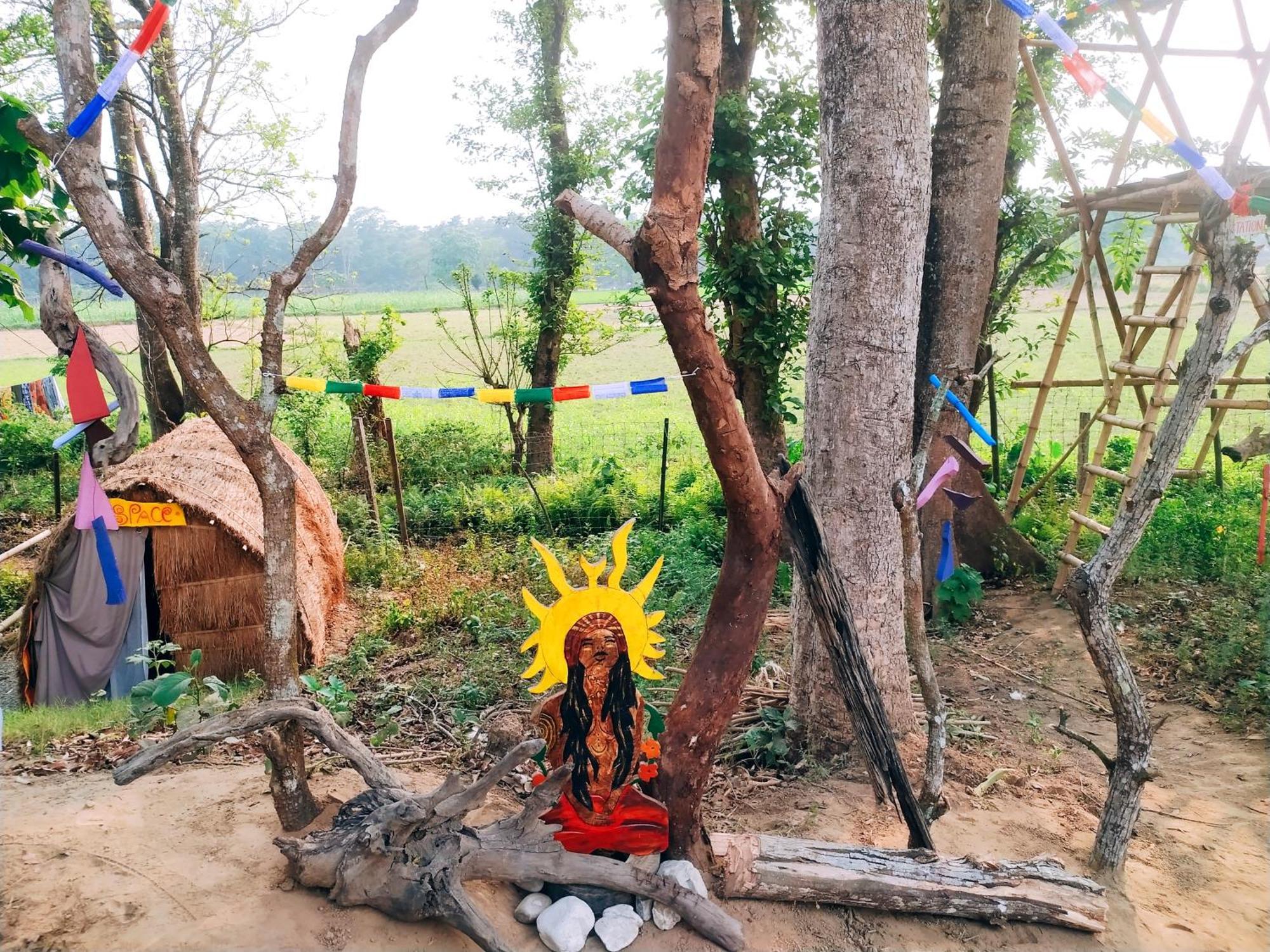 Pemsee'S Tree Town - Eco-Friendly,Tree House Hostel Sauraha Esterno foto