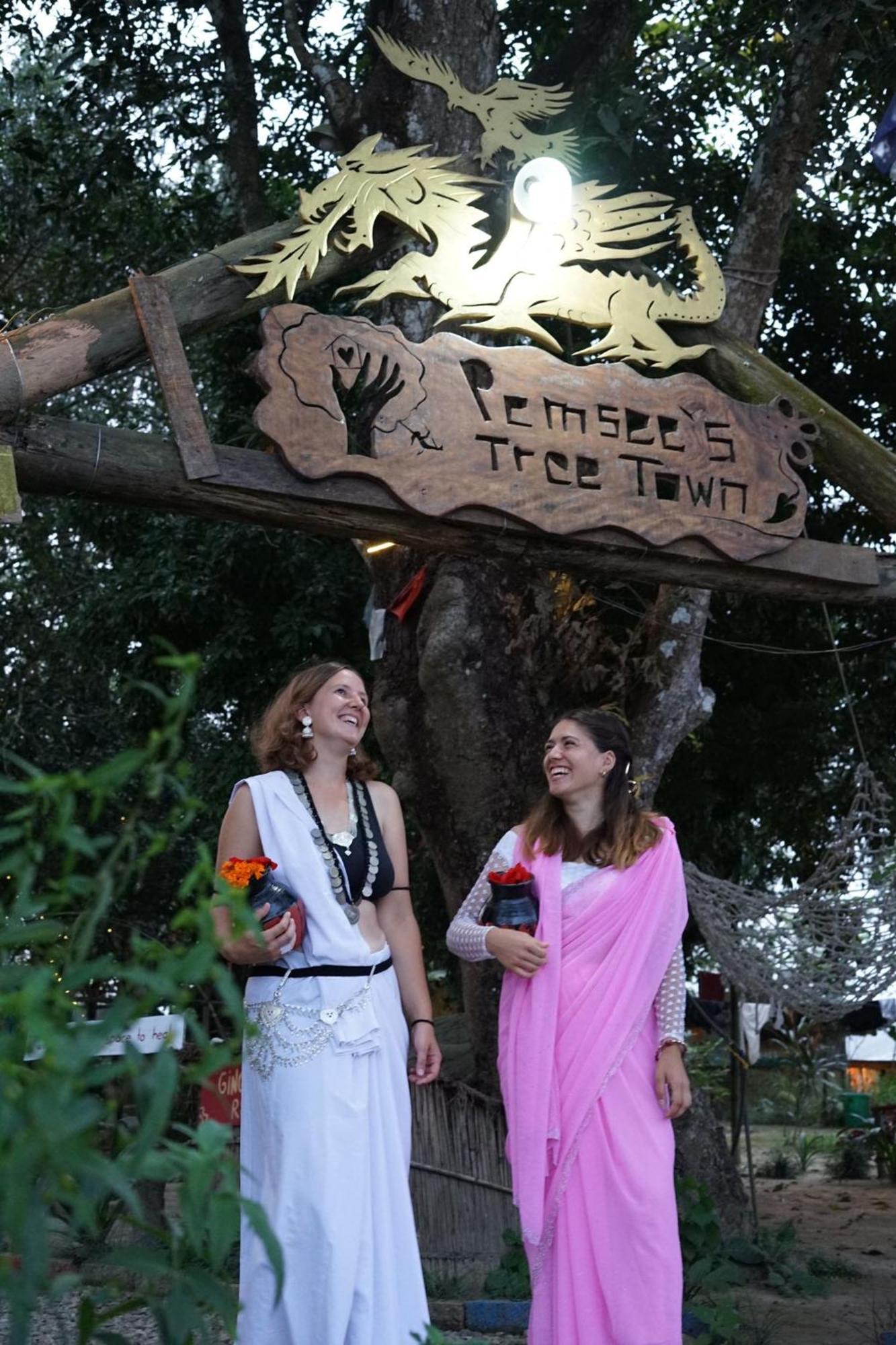 Pemsee'S Tree Town - Eco-Friendly,Tree House Hostel Sauraha Esterno foto