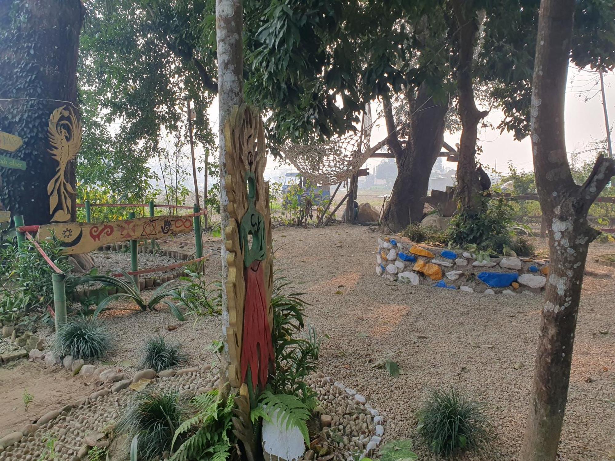 Pemsee'S Tree Town - Eco-Friendly,Tree House Hostel Sauraha Esterno foto